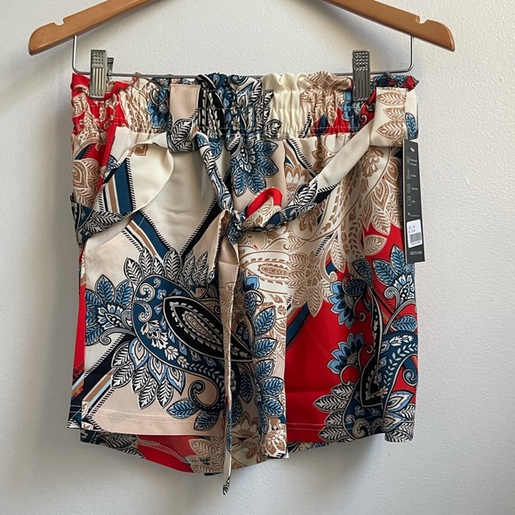 Floral Print Paperbag Waist Belted Shorts. - Picture 3 of 11